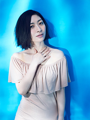 坂本真綾 7月27日発売ニューシングル Million Clouds のmusic Video 同時発売のライブアルバム初回限定盤特典のdvd映像のダイジェスト公開 さらにライブアルバムの音源試聴も開始 リスアニ Web アニメ アニメ音楽のポータルサイト