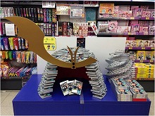 ＜物語＞シリーズ最新作『終物語（中）』発売記念、アニメイト秋葉原店でのスペシャルディスプレイが話題騒然！？