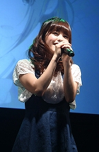 伸びやかな歌声と圧倒的歌唱力で聴く者を魅了した、「AnimeJapan 2014」昆 夏美ライブステージのオフィシャル・レポートが到着！