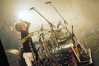 news-1610042300-c007