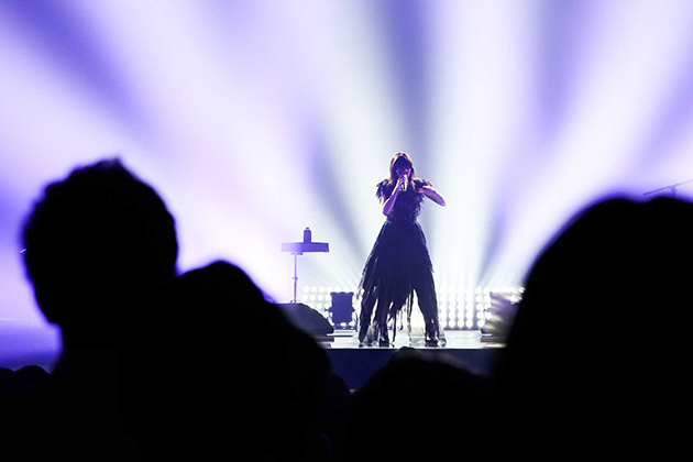 Aimer、全国ツアー最終公演を東京国際フォーラムホールAにて開催！新曲「everlasting snow」も初パフォーマンス！ Acoustic Live Tour 2017の開催も発表！ - 画像一覧（4/6）