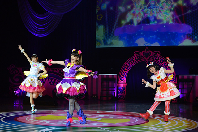 次々飛び出す“神ライブ”は、最高のプリスマスプレゼント！　“プリパラ　クリスマス☆ドリームライブ2016”レポート - 画像一覧（9/11）