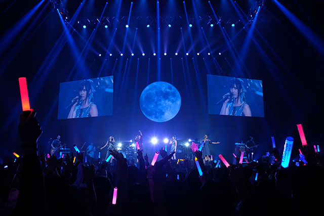 ここでしか見れないコラボステージに日本武道館が沸いた！初の3日間開催となる“リスアニ！LIVE 2017”。初の試みとなる初日の“CROSS STAGE”が大盛況のなか終演！ - 画像一覧（6/9）