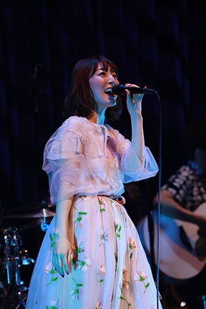 “isai Beat presents 花澤香菜 スペシャルライヴ@billboard Live TOKYO”オフィシャルライヴレポートが到着！ - 画像一覧（3/11）