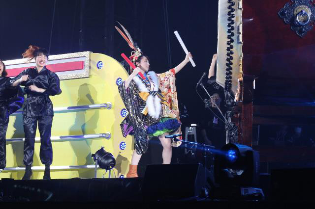 「終わりたくない！」声優アーティスト・内田真礼が代々木第一体育館を笑顔の渦に！2日間に渡って圧巻のパフォーマンスを披露！ - 画像一覧（3/10）