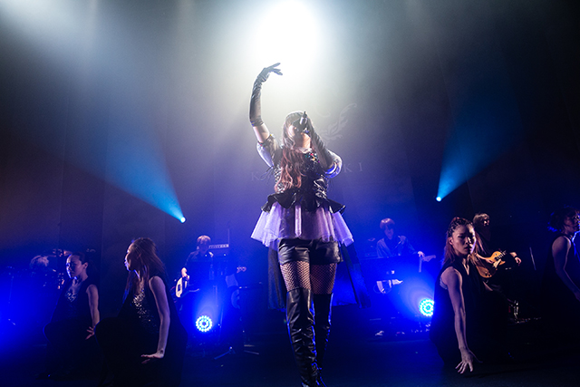 1年3ヶ月ぶりに魅せた黒崎真音の魔法の一夜！“MAON KUROSAKI LIVE 2017 ～Magic of Live!～”レポート - 画像一覧（2/7）