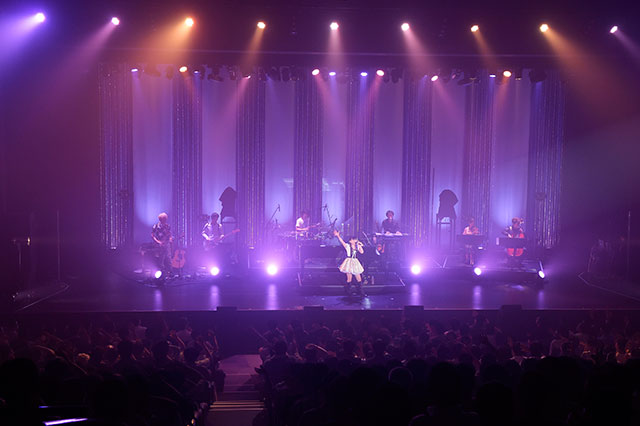 牧野由依の歌声が、観客の心に幸せを“セーブ”。“Yui Makino Live『Reset＆Happiness』”レポート - 画像一覧（1/6）