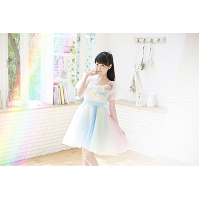 10月25日発売、東山奈央の1st アルバム『Rainbow』収録曲より「君と僕のシンフォニー」MV解禁！