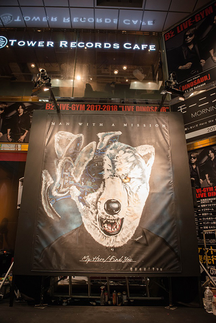 MAN WITH A MISSION、渋谷でライブペインティングによる新曲ジャケ写解禁！＆シングル内容詳細も発表！ - 画像一覧（1/11）