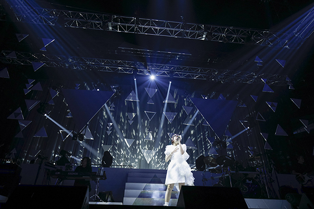 南條愛乃ライブ・ツアー“Yoshino Nanjo Live Tour 2017 ＜・R・i・n・g・＞”ファイナル公演レポート - 画像一覧（7/11）