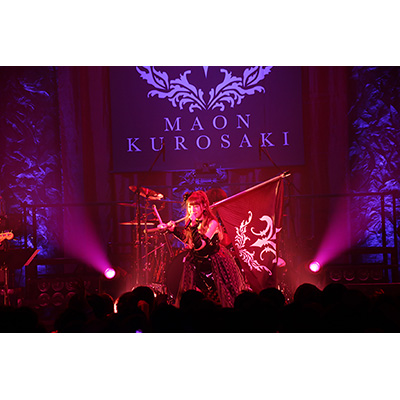 時に激しく、時に包み込むように……黒崎真音ワンマンライブツアー“MAON KUROSAKI Birthday Live Tour 2018 -prism-”スタート！