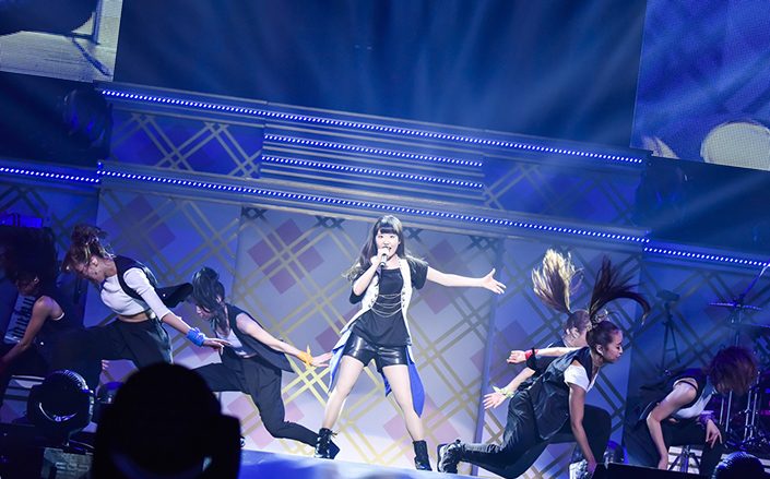 武道館が七色にきらめく！「東山奈央 1st LIVE“Rainbow”at 日本武道館」ライブレポート