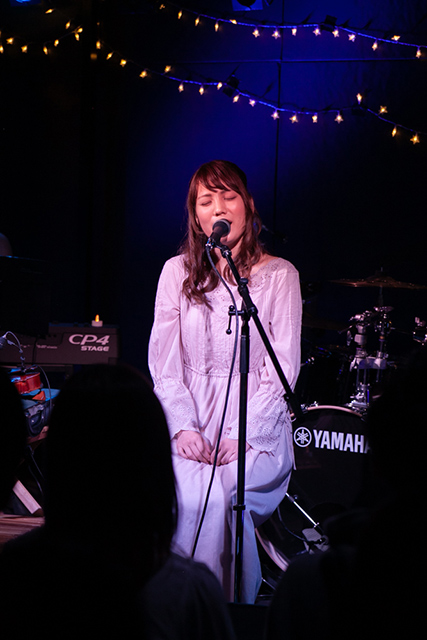 佐々木恵梨ワンマン・ライブ“UNDER The Starry Sky”@UNDER2.5レポート到着！ - 画像一覧（8/9）