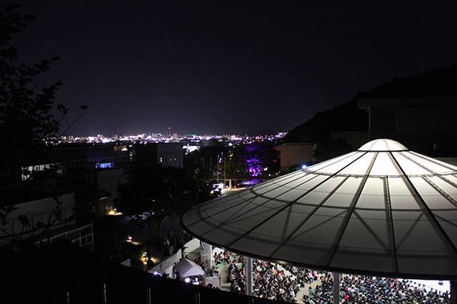 LiSAとAimerが共演した至福の一夜。徳島の夜空のもと開催された“「唄の降る夜」コンサート”をレポート！ - 画像一覧（11/12）