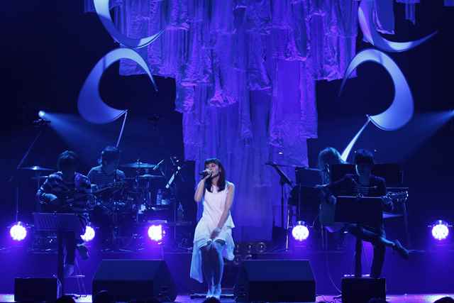 『Curiosity』の曲をたっぷり披露！中島 愛「Megumi Nakajima Live Tour 2018 “Curiosity of Love”」音楽の良さや楽しさを体感したツアーファイナル公演をレポート！ - 画像一覧（5/7）