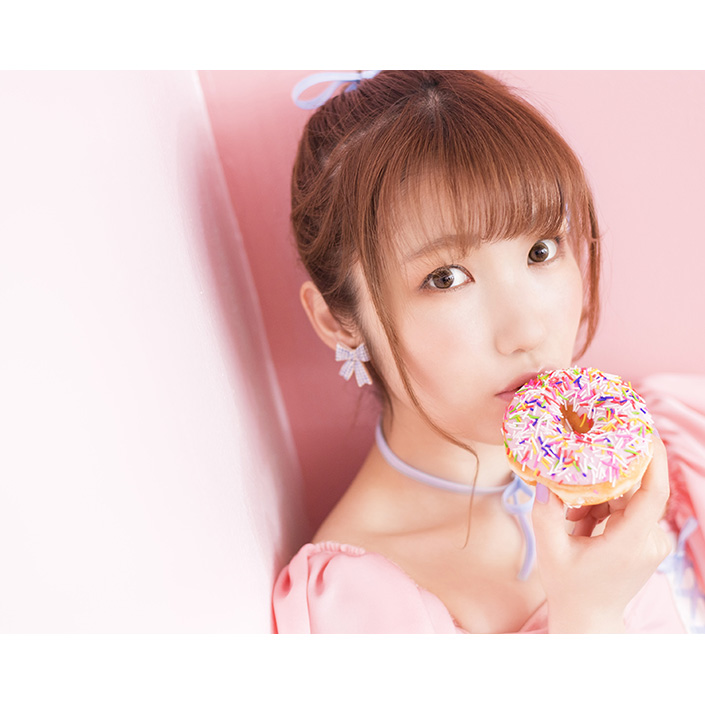 声優・内田彩、リリース全楽曲50曲入りアルバム『AYA UCHIDA Complete Box ～50 Songs～』7月18日発売！新アー写とジャケット写真を公開！ - 画像一覧（2/4）