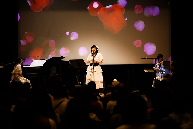 霜月はるか『ティンダーリアの種 10th Anniversary Acoustic Live ～FEL FEARY TINDHARIA～』オフィシャルレポート到着！ - 画像一覧（1/8）