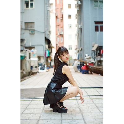 上坂すみれ、8月1日発売3rd アルバム『ノーフューチャーバカンス』初の海外ロケで撮影したジャケット＆最新アーティスト写真を公開！ - 画像一覧（5/6）
