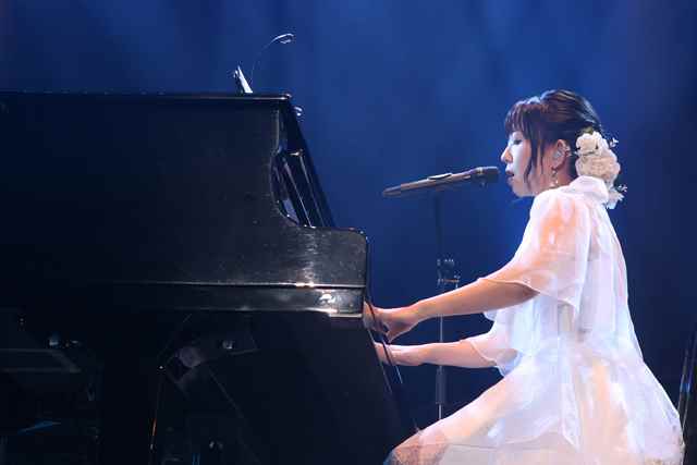 音楽のステージを満喫する形で、牧野由依がリベンジを達成！“YUI MAKINO LIVE CONCERT『WILL you play with me?』”レポート - 画像一覧（3/4）