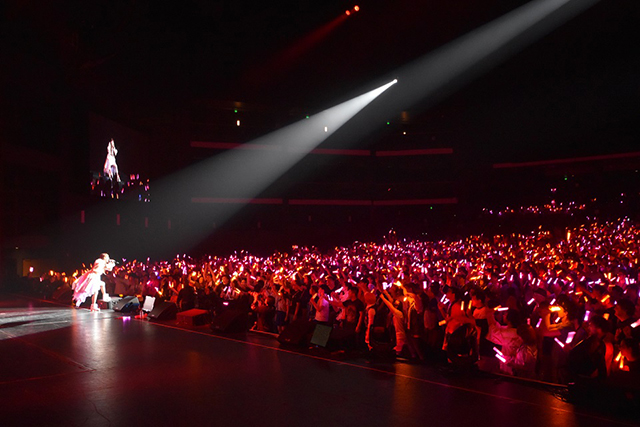 中川翔子「10年後もまた戻ってきたい」。10年ぶりにLAに降臨、オールアニソンで4,000人が大熱狂！ - 画像一覧（4/4）