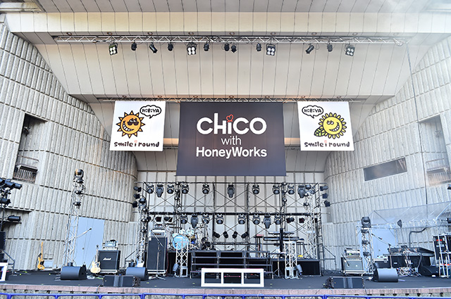 豪華ゲストとの名曲コラボもたっぷり Lawson Presents Chico With Honeyworks First Hall Tour 18 Smile I Round 夏色に咲け ライブレポート リスアニ Web アニメ アニメ音楽のポータルサイト