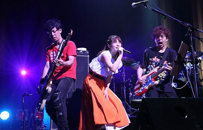 最新アルバムを携えたツアー 小松未可子tour 18 Personal Terminal 東京公演レポート リスアニ Web アニメ アニメ音楽のポータルサイト