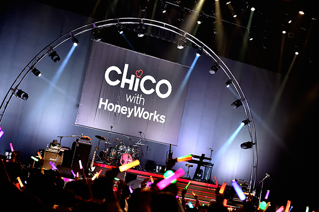 中川翔子とのコラボデュエットも初披露！“LAWSON presents CHiCO with HoneyWorks 秋のホールワンマンライブ「FALL × HALL -live at nakano 〈Day Two〉」”ライブレポート - 画像一覧（3/3）