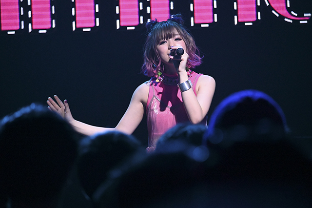 CUTEに、そしてROCKにキメた、あっという間の2時間！ “Machico Live Tour 2018 「Gimme♡」”東京公演レポート - 画像一覧（3/6）