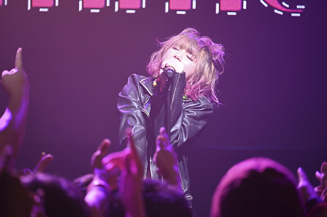 CUTEに、そしてROCKにキメた、あっという間の2時間！ “Machico Live Tour 2018 「Gimme♡」”東京公演レポート - 画像一覧（2/6）