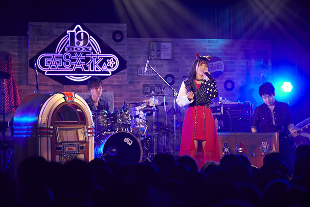 多数の新曲披露とフルアルバム制作を発表！“亜咲花 1st Tour 19BOX ～Once In a Blue Moon FMA～”東京公演レポート　 - 画像一覧（2/8）