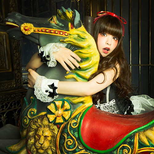 春奈るな 童話二次創作シリーズ第2弾。“不思議の国のアリス”にインスパイアされた配信限定シングル「回転木馬」配信スタート＆ロリータ5変化のMusic Videoも同時公開！ - 画像一覧（3/3）