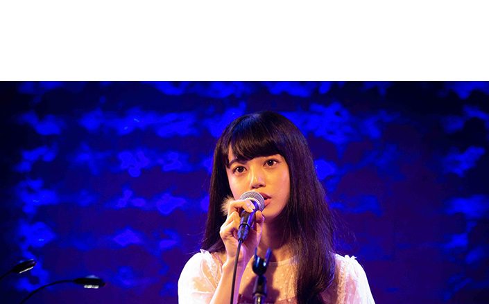 新人歌手/声優・結城萌子、メジャーデビューを記念した朗読とアコースティックアレンジによるスペシャルライブ「innocent moon Release Event　〜ムーンライト・セレナーデ〜」の最速オフィシャルレポートが到着！