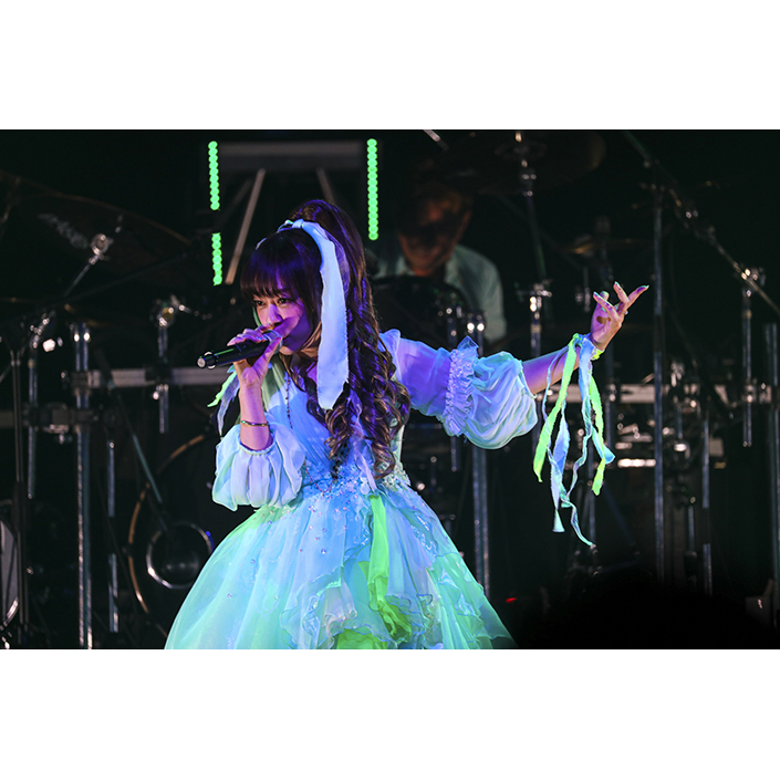 あの「さくらんぼキッス～爆発だも～ん～」も披露した「KOTOKO LIVE TOUR 2019 tears cyclone -醒-」圧巻のファイナル公演が終了！2019-2020カウントダウンライブの開催を発表！ - 画像一覧（1/3）