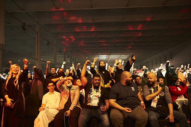 Linked Horizon、サウジアラビアで日本人初のライブ歌唱を披露！現地ファン熱狂の歴史的快挙達成！ - 画像一覧（4/4）