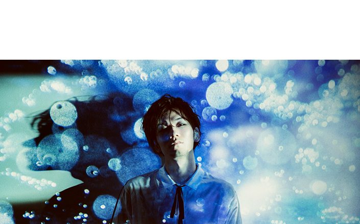 TK from 凛として時雨、水面＆雪上で舞踏が繰り広げられる壮大な新曲「蝶の飛ぶ水槽」MVが公開！