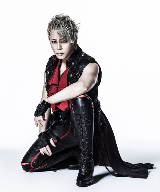 西川貴教、新曲「As a route of ray」が人気艦船シューティングアプリゲーム「アズールレーン」のCMソングに決定！CMでは西川が海を駆ける”美少女”に変身！ - 画像一覧（1/3）