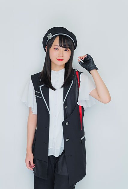 2011241200-ak-004-427x630.jpg
