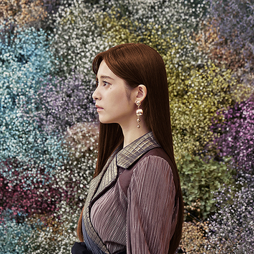 梶浦由記がKEIKOのために書き下ろした楽曲「七色のフィナーレ」のミュージックビデオが公開！ - 画像一覧（1/5）