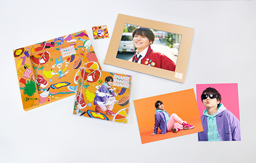 内田雄馬 自身初のアニメOPテーマ「SHAKE！SHAKE！SHAKE！」2021年1月27日シングルリリース決定！カラフル＆ポップな新ビジュアル解禁！ - 画像一覧（5/5）