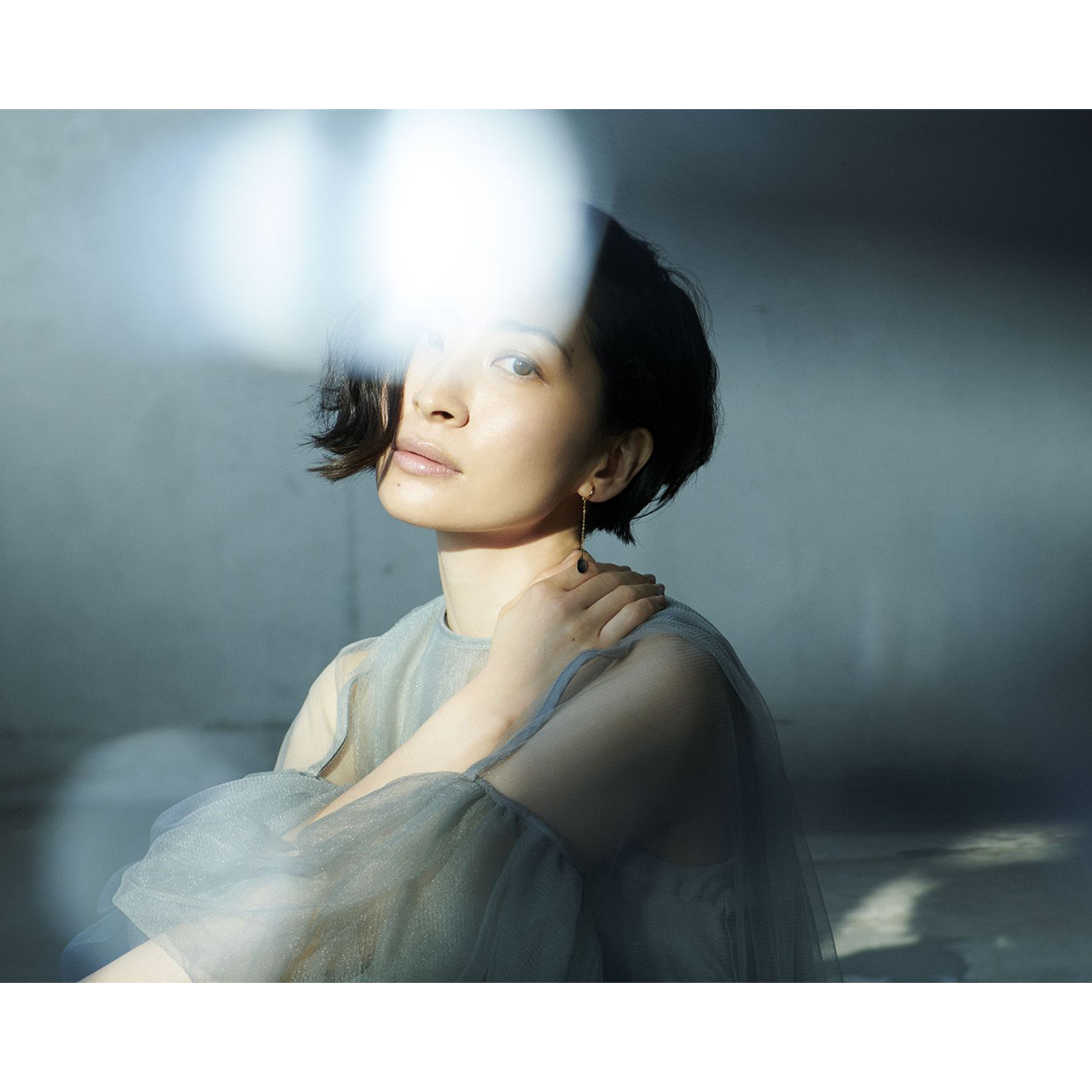 坂本真綾 本日、両A面シングル「独白↔躍動」発売！「独白」＆「逆光」Music Video配信スタート！「独白」Music VideoはYouTubeでフルコーラス解禁！発売記念特番も配信決定！ - 画像一覧（2/4）