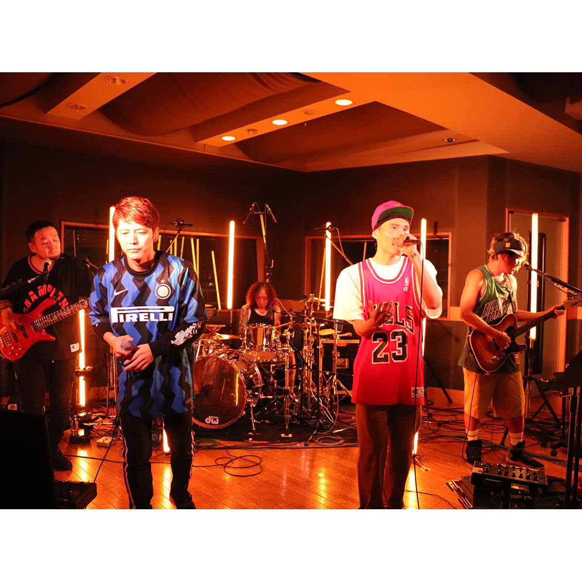 【ライブレポ連載】FLOW SPECIAL ONLINE LIVE 全アルバム網羅 炎の12ヶ月：Vol.1『SPLASH!!! ～遥かなる自主制作BEST～』 - 画像一覧（5/10）