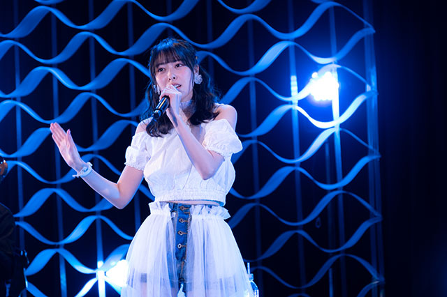 先輩たちの名曲カバー＆ソロデビュー曲「桜舞い散る夜に」初披露！　“近藤玲奈 1st LIVE～Listen～”レポート - 画像一覧（1/13）