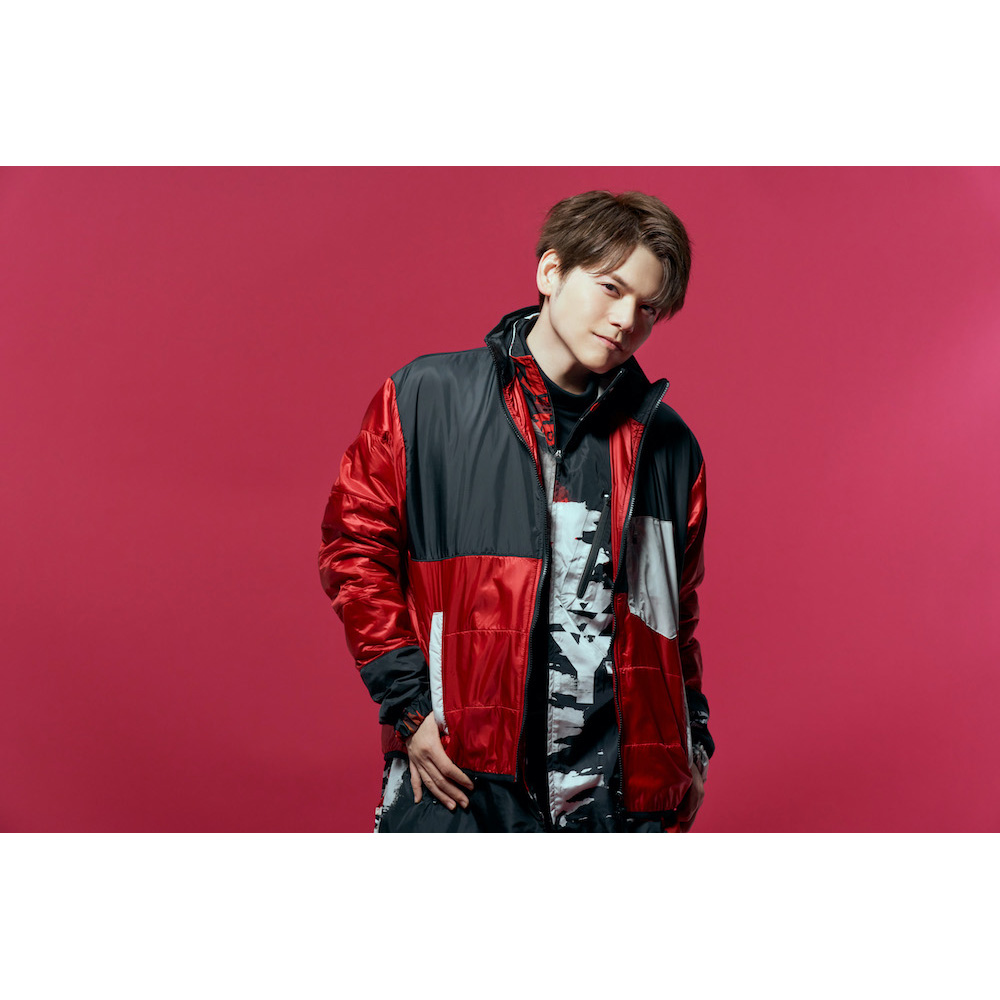 内田雄馬 8thシングル「Comin’ Back」より、夜景バックに歌うカップリング曲「初恋」 リリックビデオ公開！ - 画像一覧（4/5）