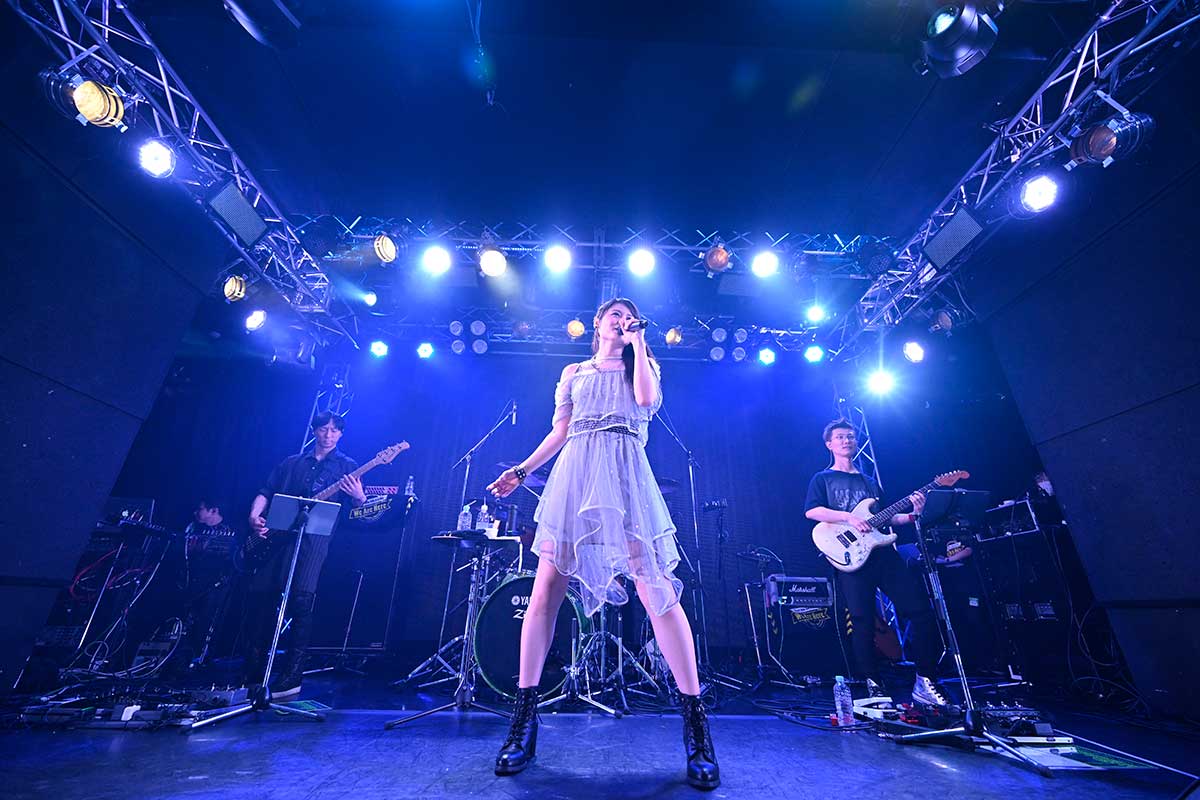 新しいライブ様式でも魅せたファンとのコール＆レスポンス。織田かおり、ソロライブ ”We Are Here”ライブレポート到着！　 - 画像一覧（7/12）