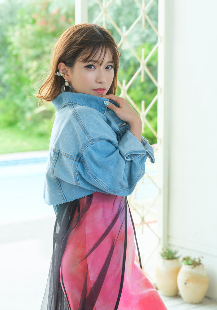 亜咲花2ndアルバム『Pontoon』アーティスト写真、店舗特典公開！ネットサイン会開催決定！