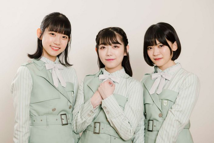 22 7 待望の1stアルバム 11という名の永遠の素数 リリース記念 ユニット別撮りおろしインタビュー Part 1 晴れた日のベンチ 海乃るり 倉岡水巴 高辻麗 リスアニ Web アニメ アニメ音楽のポータルサイト