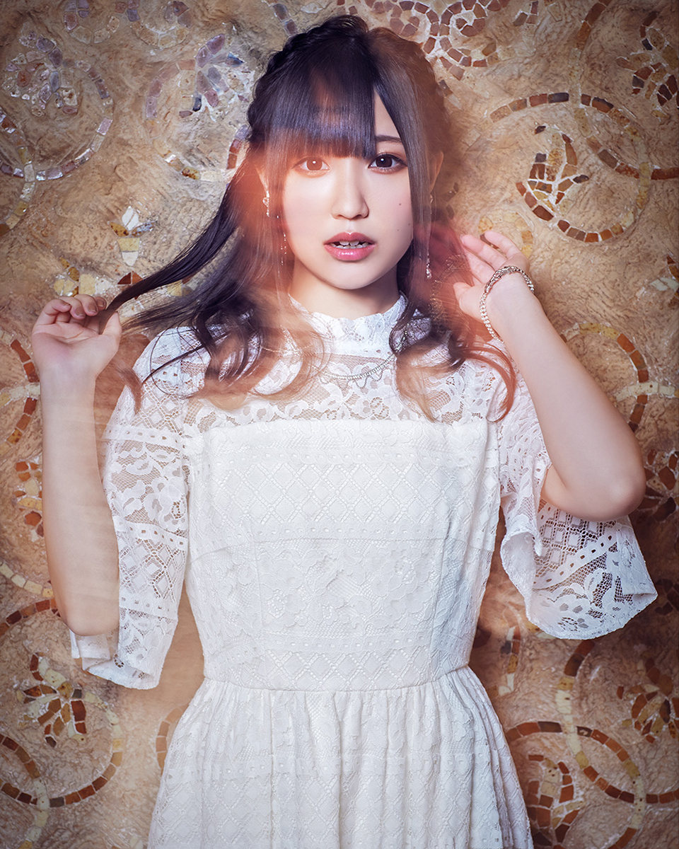 鈴木愛奈「Aina Suzuki 1st Live Tour ring A ring – Prologue to Light – LIVE Blu-ray」& 2nd Album発売決定！