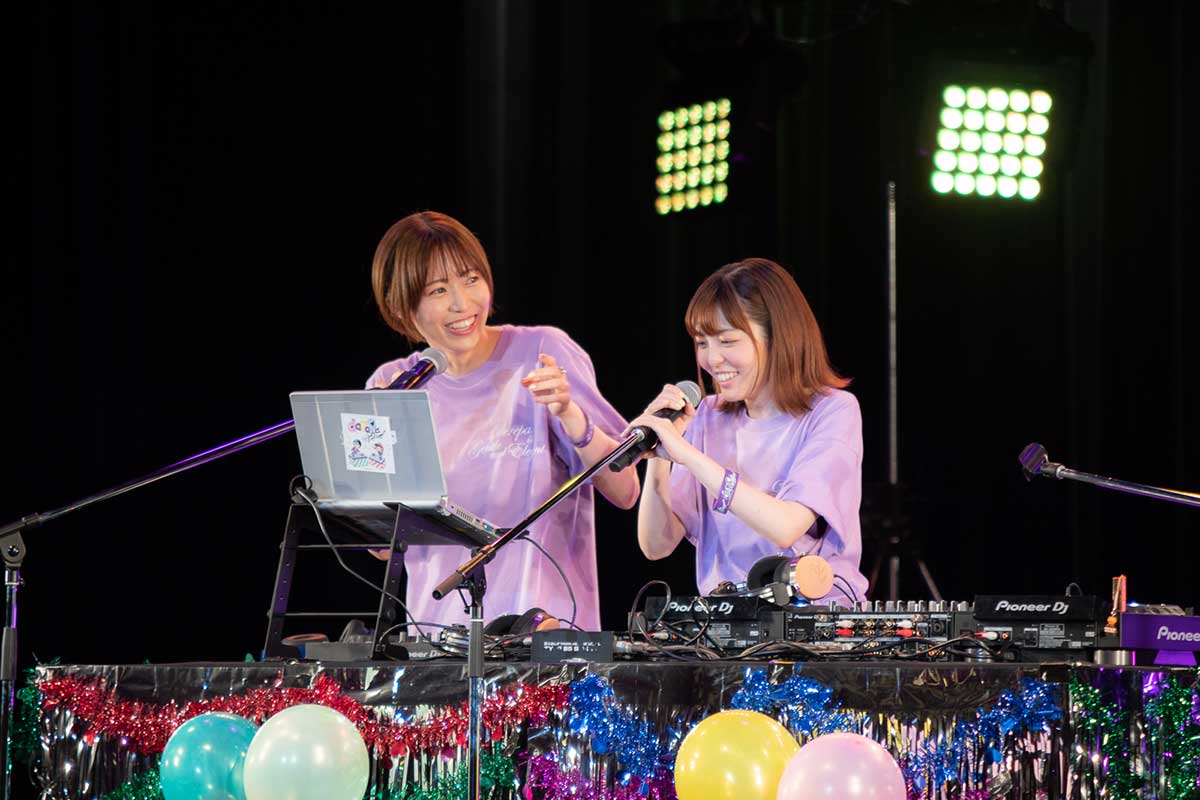 桜咲千依の悪夢を紡ぐDJや、大坪由佳の食べっぷりが光るBJで盛り上がった“CINDERELLA REAL PARTY! 07 Derepa is Gentle and Elegant”をレポート - 画像一覧（2/14）