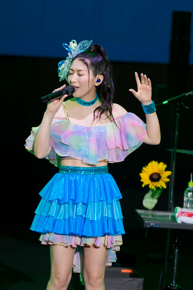 【ライブレポート】茅原実里、13年目の夏の野外ライブは、胸いっぱいの愛と感謝を込めて――。”SUMMER CHAMPION 2021～Minori Chihara Final Summer Live～”レポート - 画像一覧（8/14）