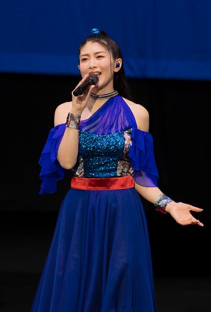 ライブレポート】茅原実里、13年目の夏の野外ライブは、胸いっぱいの愛